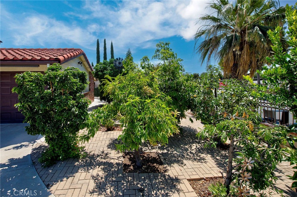129 East Rancho Road Corona, CA 92879 - Photo 6 of 42