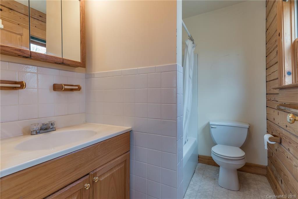 1013 Markham Road Tryon, NC 28782 - Photo 15 of 34