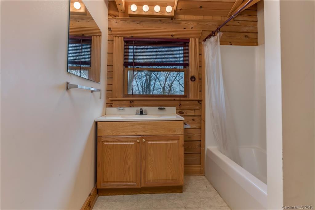 1013 Markham Road Tryon, NC 28782 - Photo 18 of 34