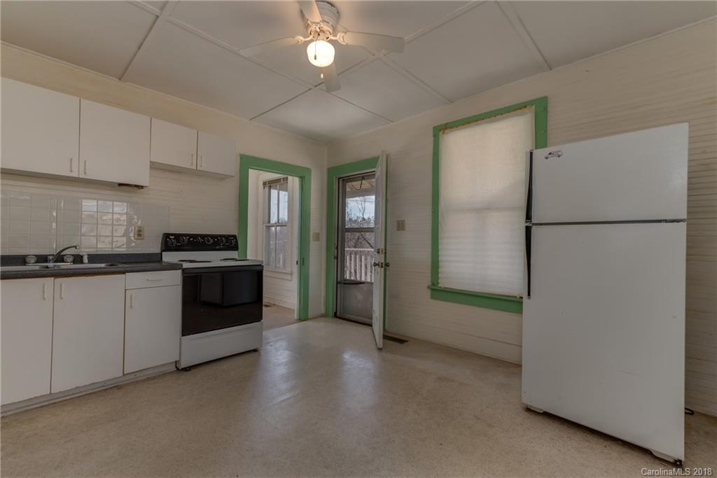 1013 Markham Road Tryon, NC 28782 - Photo 30 of 34