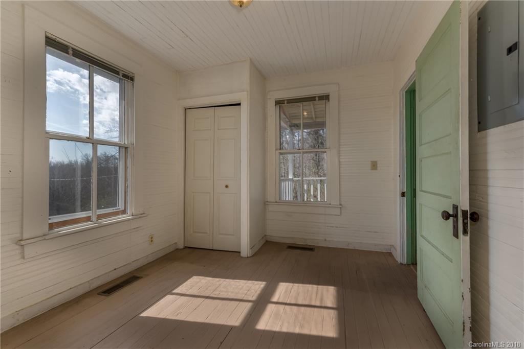1013 Markham Road Tryon, NC 28782 - Photo 32 of 34