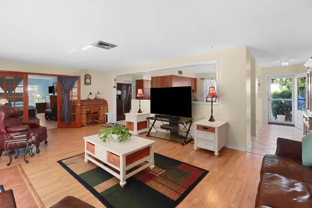 $625,000 | 310 Wilma Circle, Riviera Beach, FL 33404