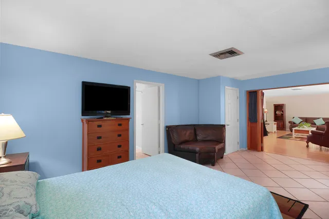 $625,000 | 310 Wilma Circle, Riviera Beach, FL 33404