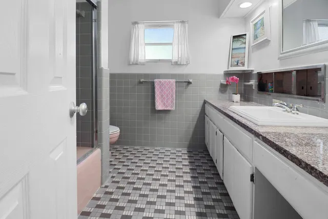 $625,000 | 310 Wilma Circle, Riviera Beach, FL 33404