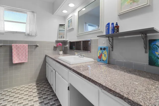 $625,000 | 310 Wilma Circle, Riviera Beach, FL 33404