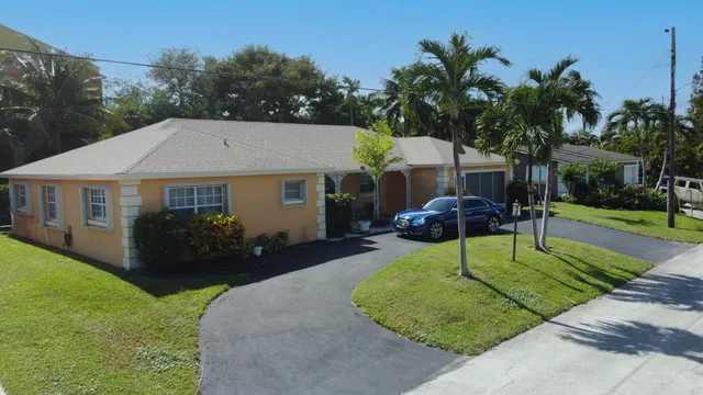 $625,000 | 310 Wilma Circle, Riviera Beach, FL 33404