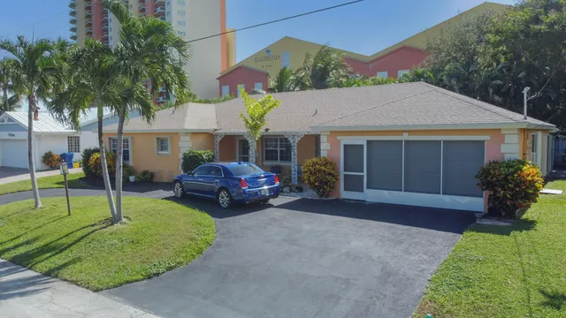 $625,000 | 310 Wilma Circle, Riviera Beach, FL 33404