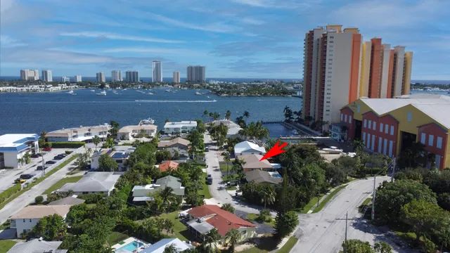 $625,000 | 310 Wilma Circle, Riviera Beach, FL 33404