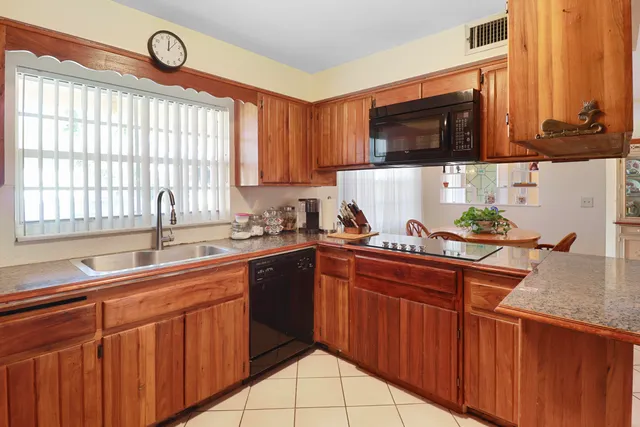$625,000 | 310 Wilma Circle, Riviera Beach, FL 33404
