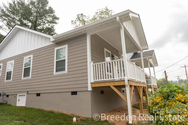 $1,650 | 382 Harper Avenue, Lenoir, NC 28645