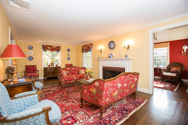 6 Upwey Road Wellesley, MA 02481 - Photo 8 of 20