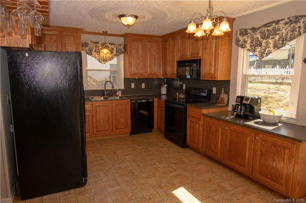 3016 Chestnut Road Lincolnton, NC 28092 - Photo 6 of 27 Gallery Image 6