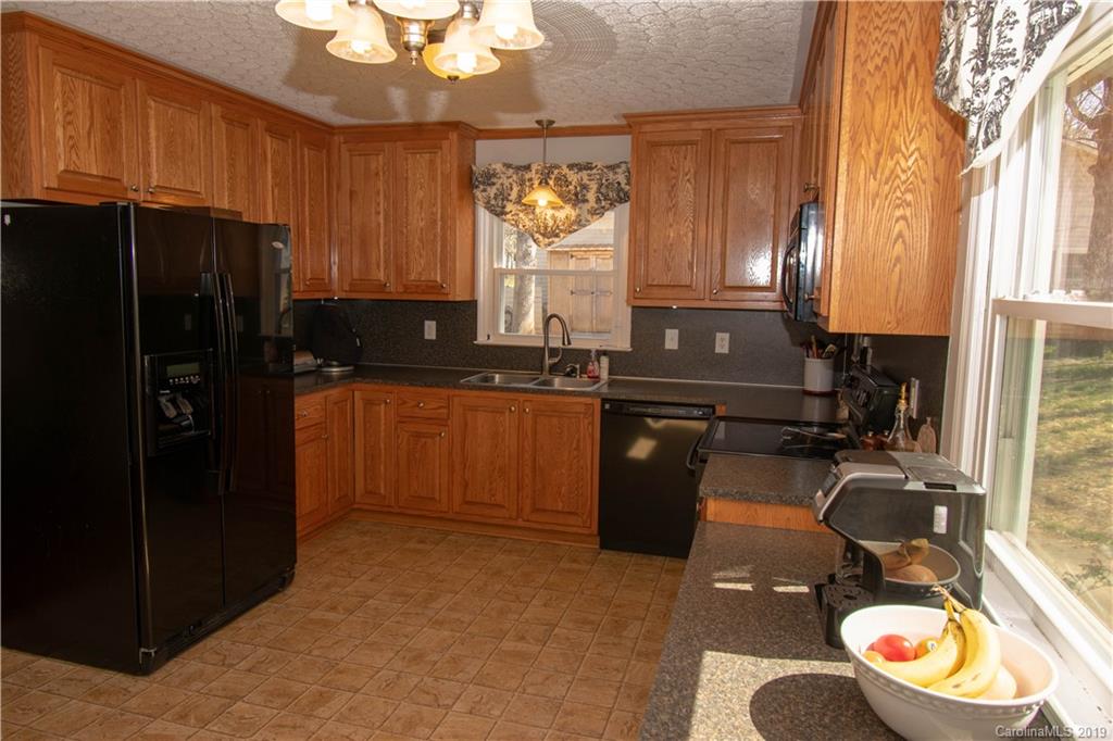 3016 Chestnut Road Lincolnton, NC 28092 - Photo 7 of 27 Gallery Image 7