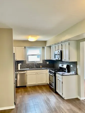 $3,350 | 362 Amy Court, Naperville, IL 60565