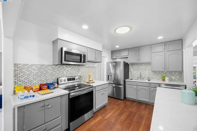$889,000 | 334 Oxford Street, Hayward, CA 94541