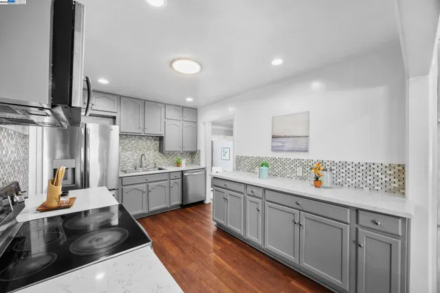 $889,000 | 334 Oxford Street, Hayward, CA 94541