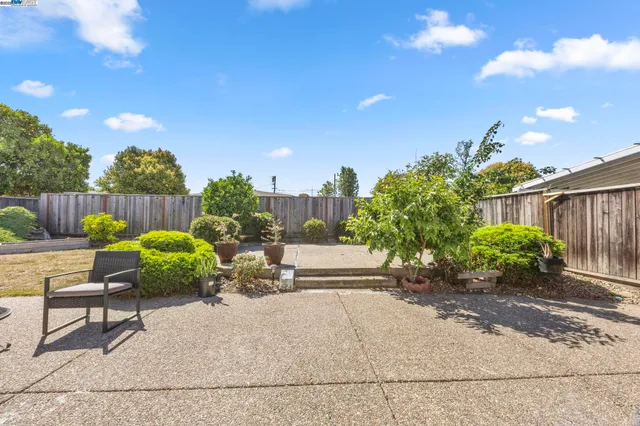 $889,000 | 334 Oxford Street, Hayward, CA 94541