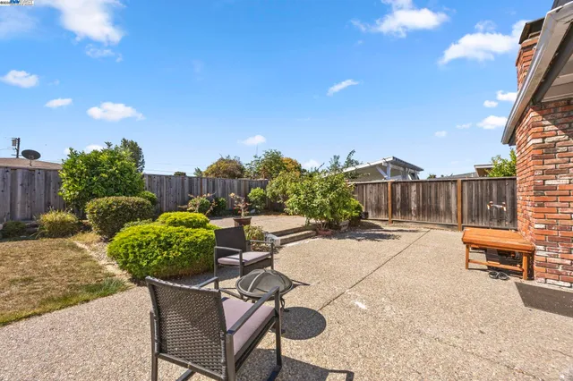 $889,000 | 334 Oxford Street, Hayward, CA 94541