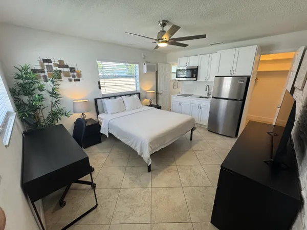 $1,600 | 805 Northeast 23rd Drive, Wilton Manors, FL 33305