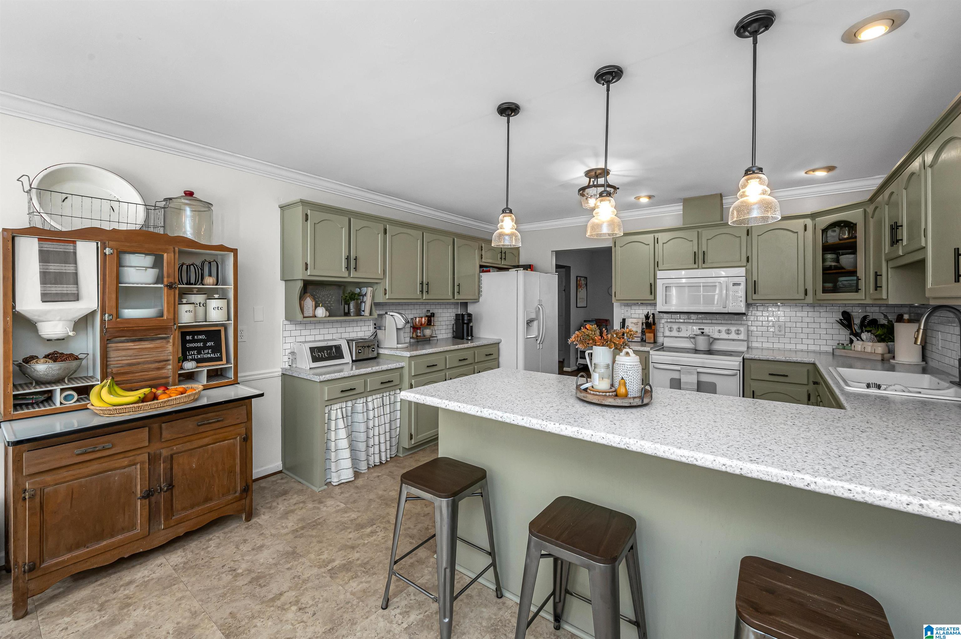 315 Mountain Woods Lake Road Warrior, AL 35180 - Photo 10 of 45