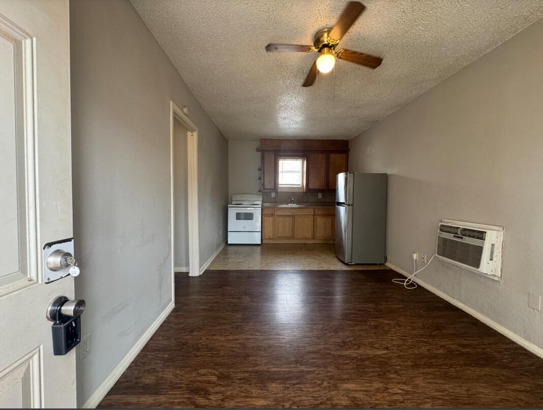 2404 26th Street, Unit REAR Lubbock, TX 79411 - Photo 2 of 6 5