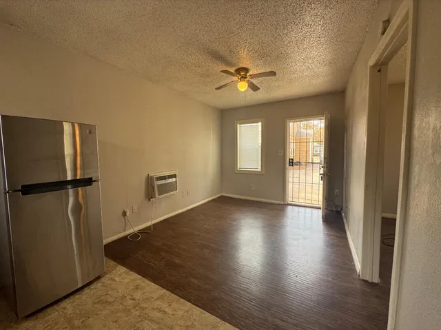 $500 | 2404 26th Street, Unit REAR, Lubbock, TX 79411