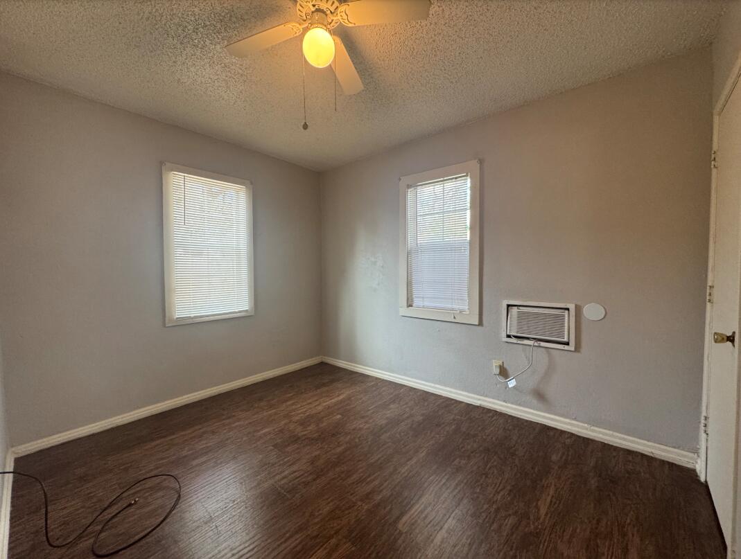2404 26th Street, Unit REAR Lubbock, TX 79411 - Photo 4 of 6 2