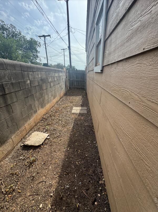 2404 26th Street, Unit REAR Lubbock, TX 79411 - Photo 6 of 6 6