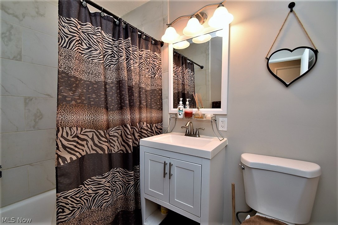 5978 Randy Road Bedford Heights, OH 44146 - Photo 5 of 23