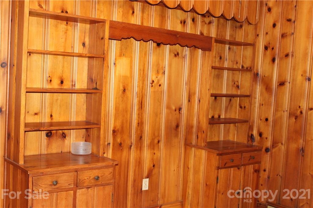 1423 Crystal Road Charlotte, NC 28205 - Photo 14 of 20 Gallery Image 14
