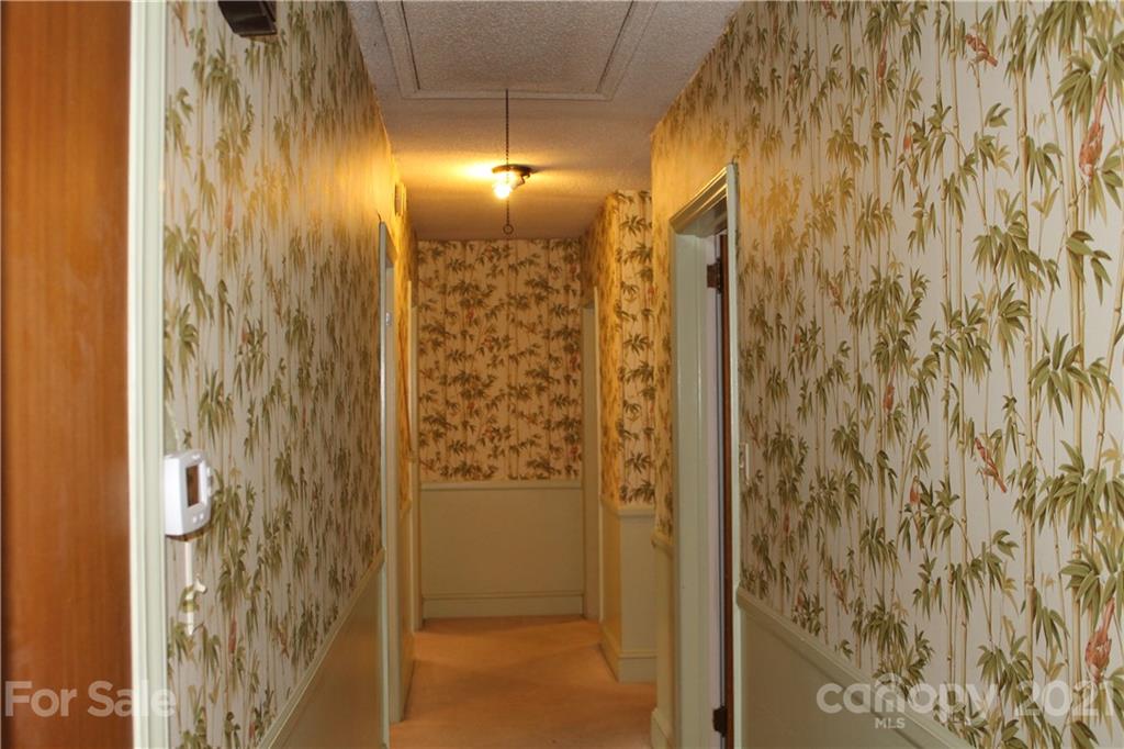 1423 Crystal Road Charlotte, NC 28205 - Photo 6 of 20 Gallery Image 6