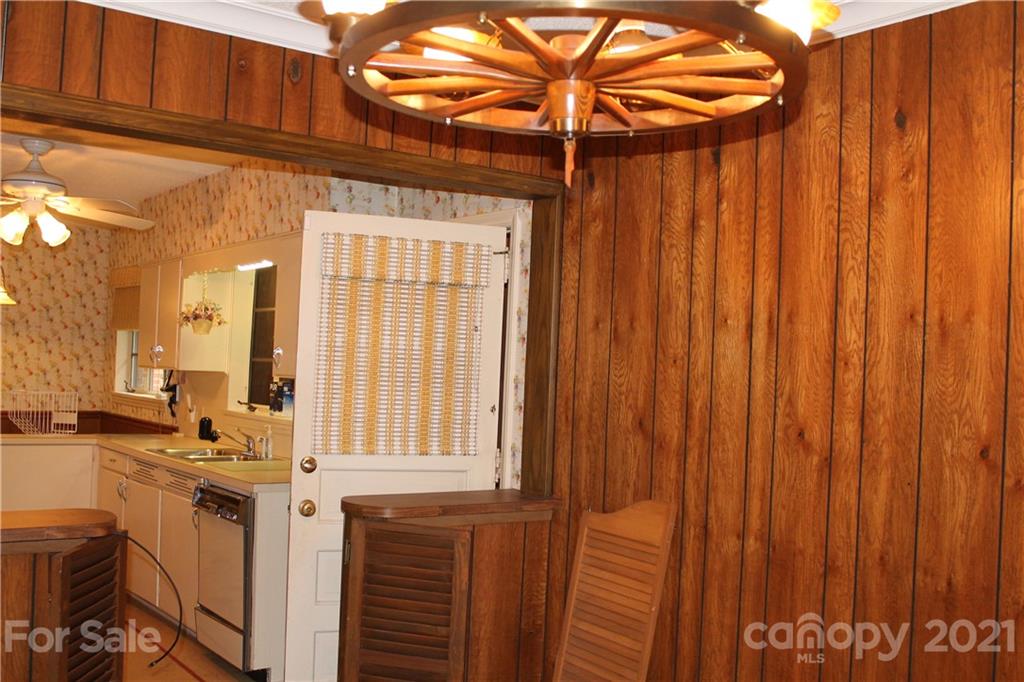 1423 Crystal Road Charlotte, NC 28205 - Photo 7 of 20 Gallery Image 7