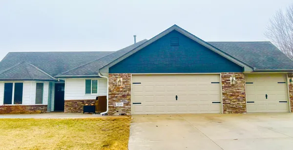 $560,000 | 3298 139th Lane Northwest, Andover, MN 55304