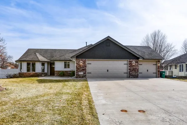 $560,000 | 3298 139th Lane Northwest, Andover, MN 55304