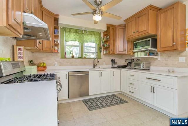 48 Stelfox Street Demarest, NJ 07627 - Photo 2 of 19