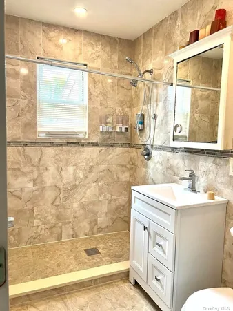 $3,000 | 2 Quinn, Brentwood, NY 11717