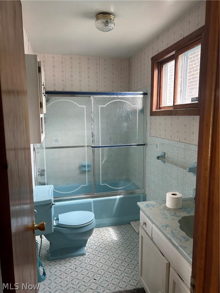 4516 Warner Road Cleveland, OH 44105 - Photo 17 of 30 1st floor master bathroom