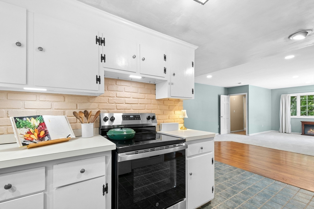 171 Lawson Road Scituate, MA 02066 - Photo 12 of 39