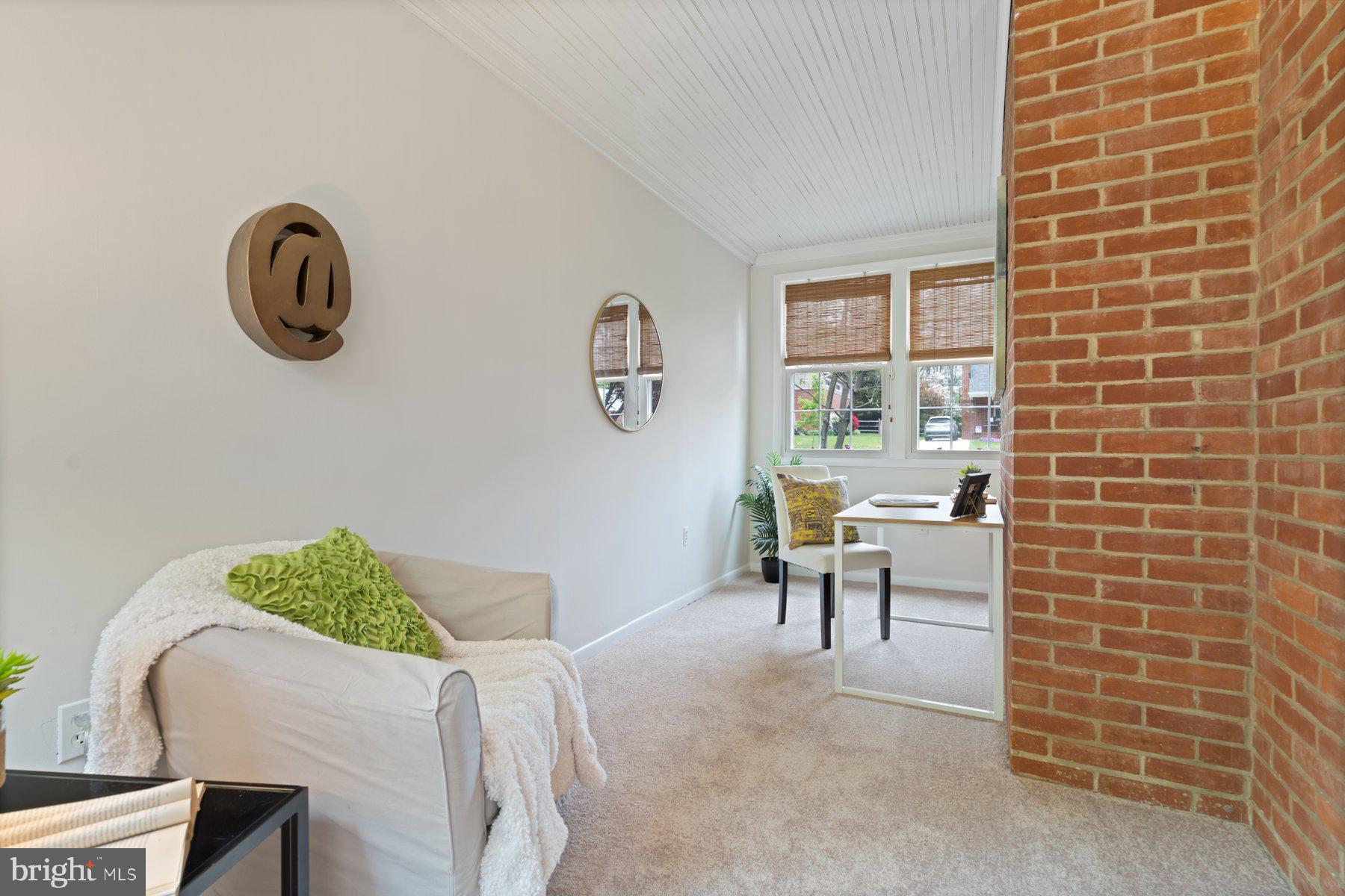 540 Brook Road Towson, MD 21286 - Photo 14 of 37 a balcony with table and chairs