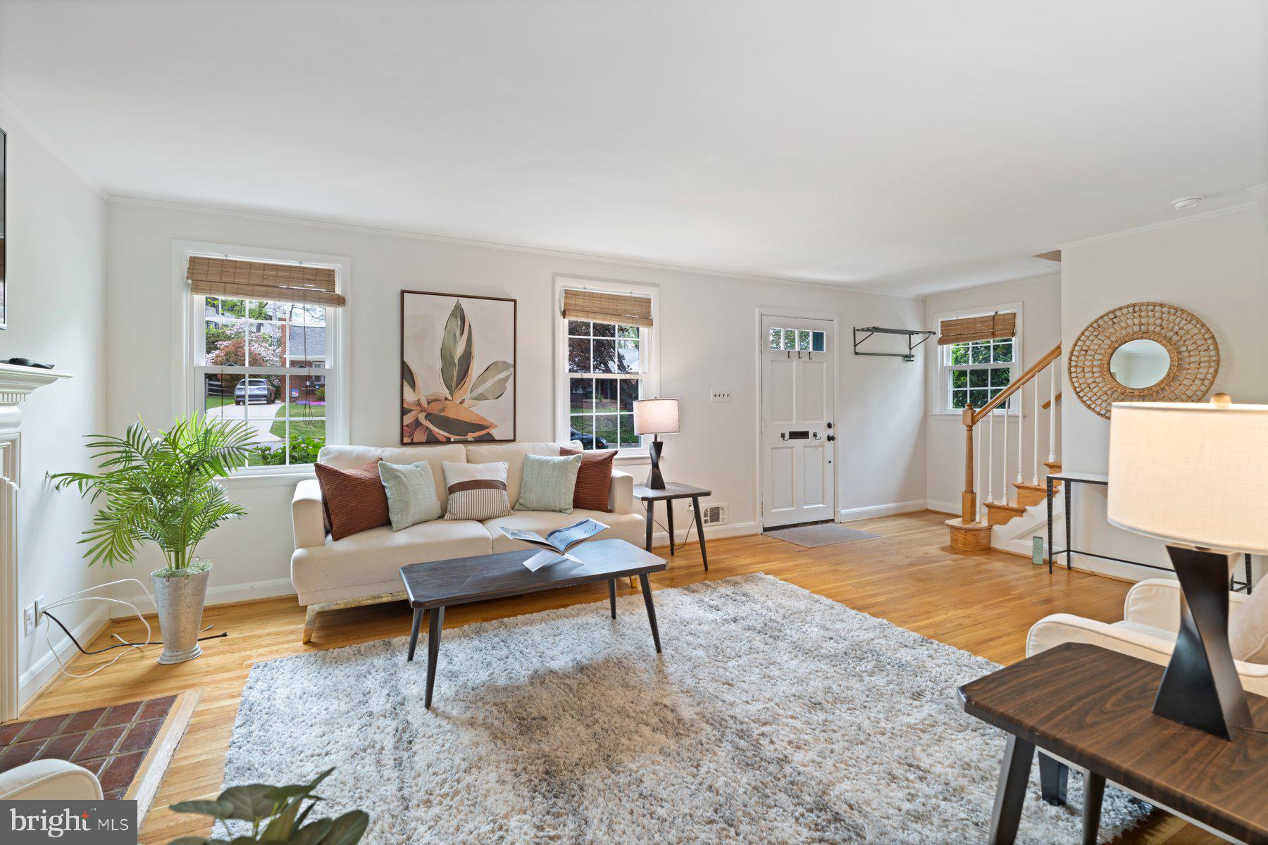 540 Brook Road Towson, MD 21286 - Photo 6 of 37 a living room with furniture and wooden floor