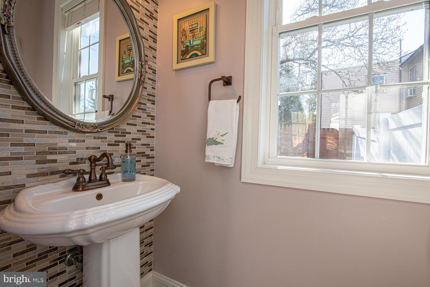 512 North Mill Road Kennett Square, PA 19348 - Photo 13 of 38 Main Floor Half Bath