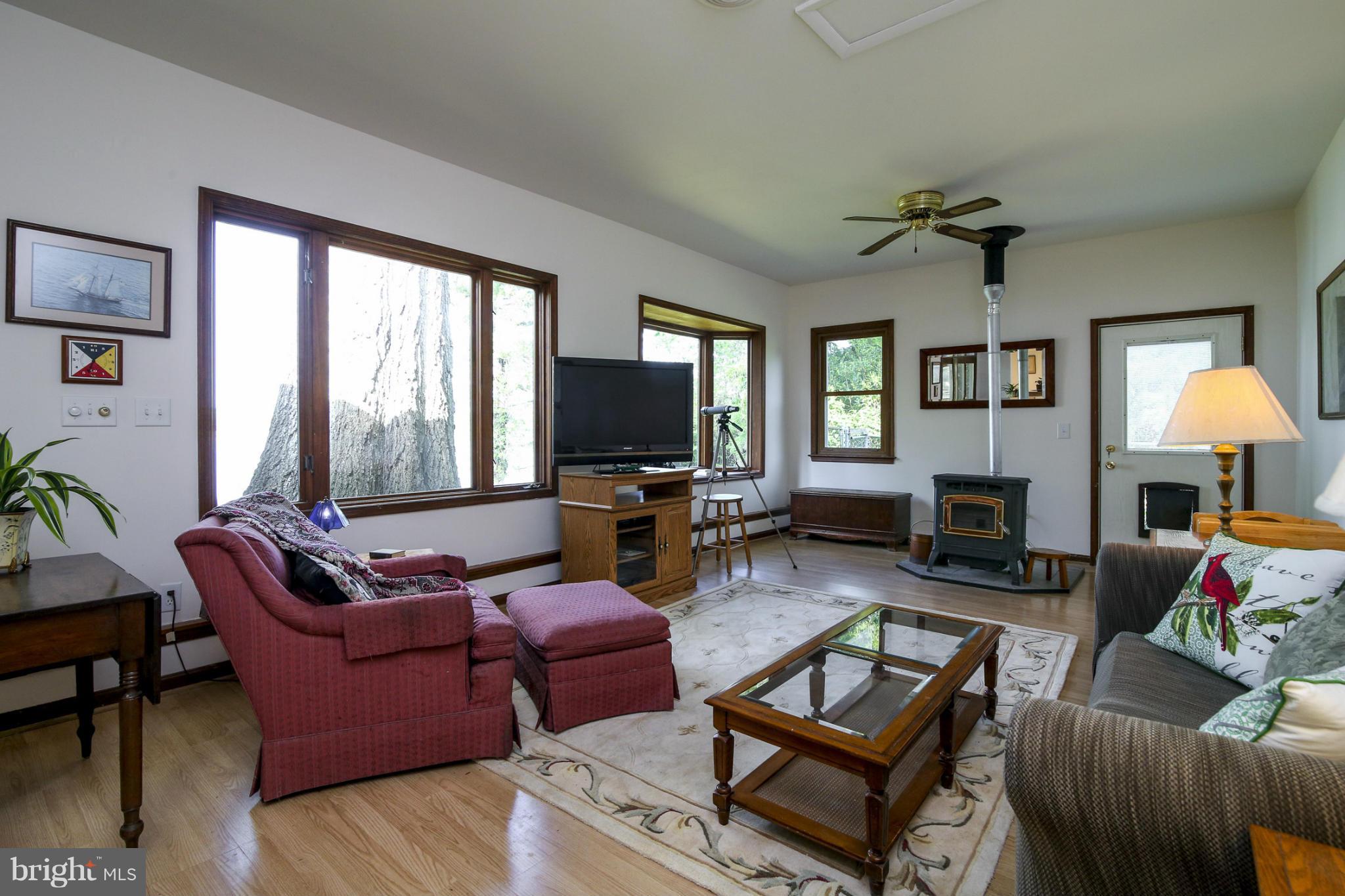 4880 Friendship Acres Road Nanjemoy, MD 20662 - Photo 20 of 29 Family Room
