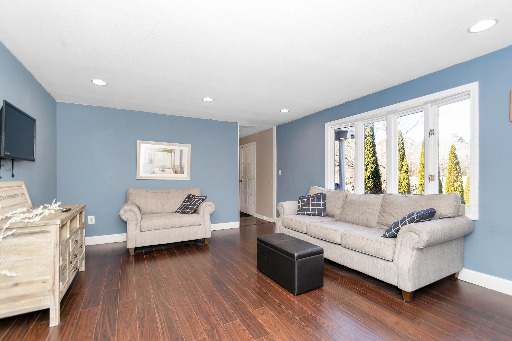 33 Nashua Road Windham, NH 03087 - Photo 4 of 40