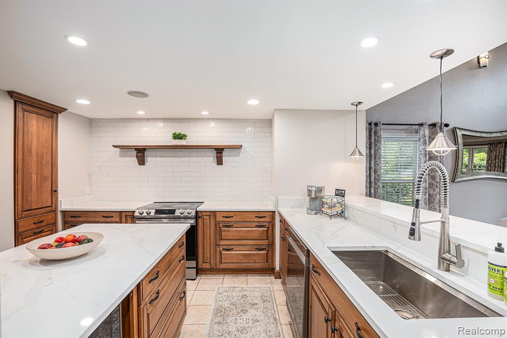 6080 Waldon Road Clarkston, MI 48346 - Photo 12 of 44