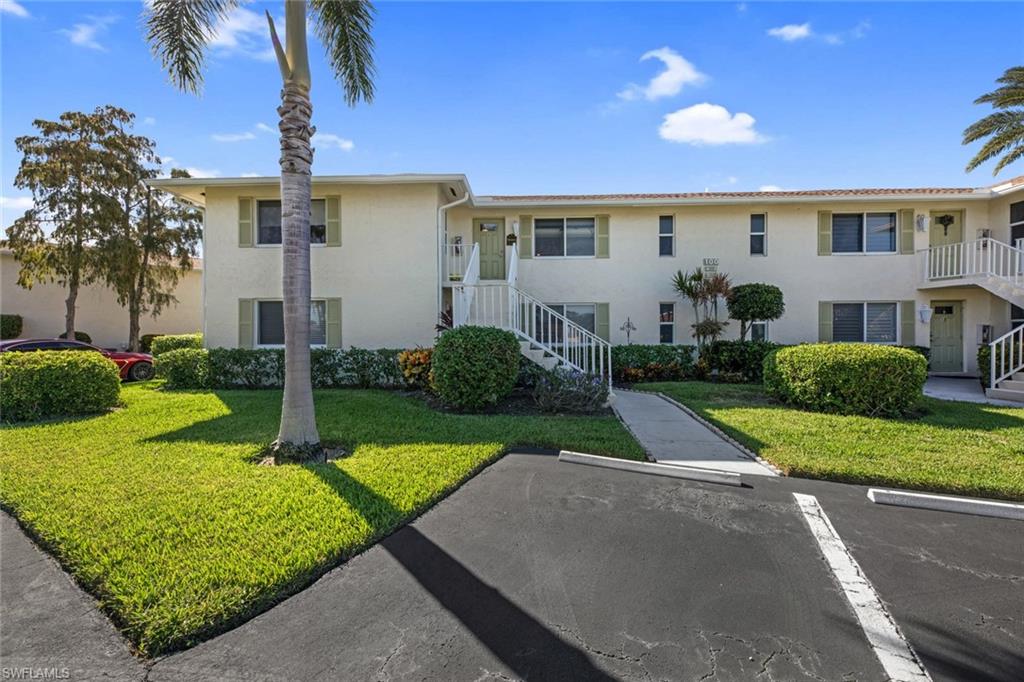 100 Winding Way, Unit 4 Naples, FL 34112 - Photo 3 of 50 Gallery Image 3