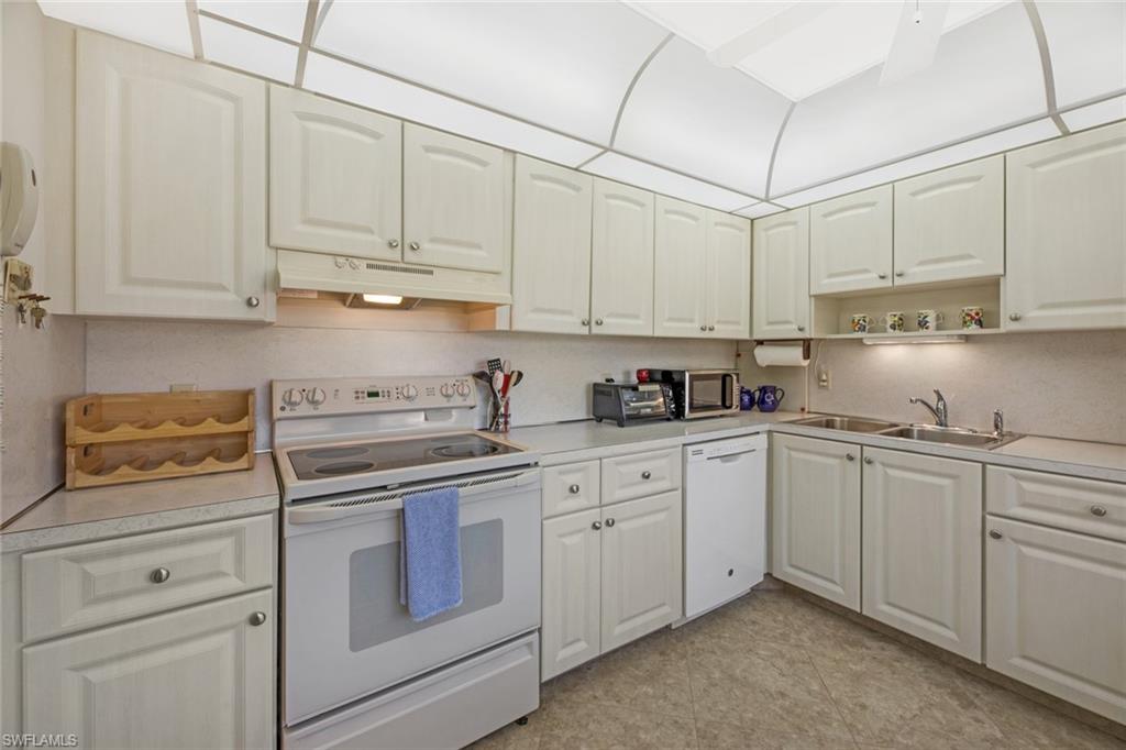 100 Winding Way, Unit 4 Naples, FL 34112 - Photo 8 of 50 Gallery Image 8
