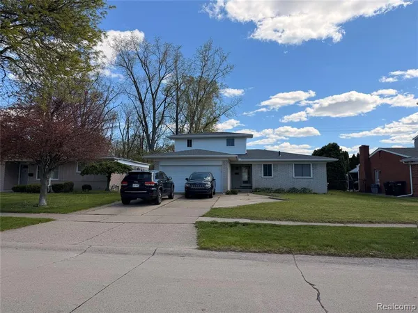 $299,900 | 12224 El Camino Drive, Sterling Heights, MI 48312
