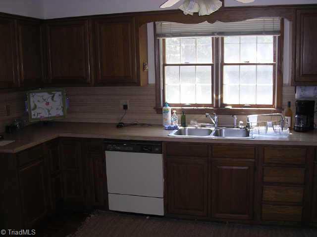 1015 Shamrock Road High Point, NC 27265 - Photo 5 of 9 Other. Kitchen