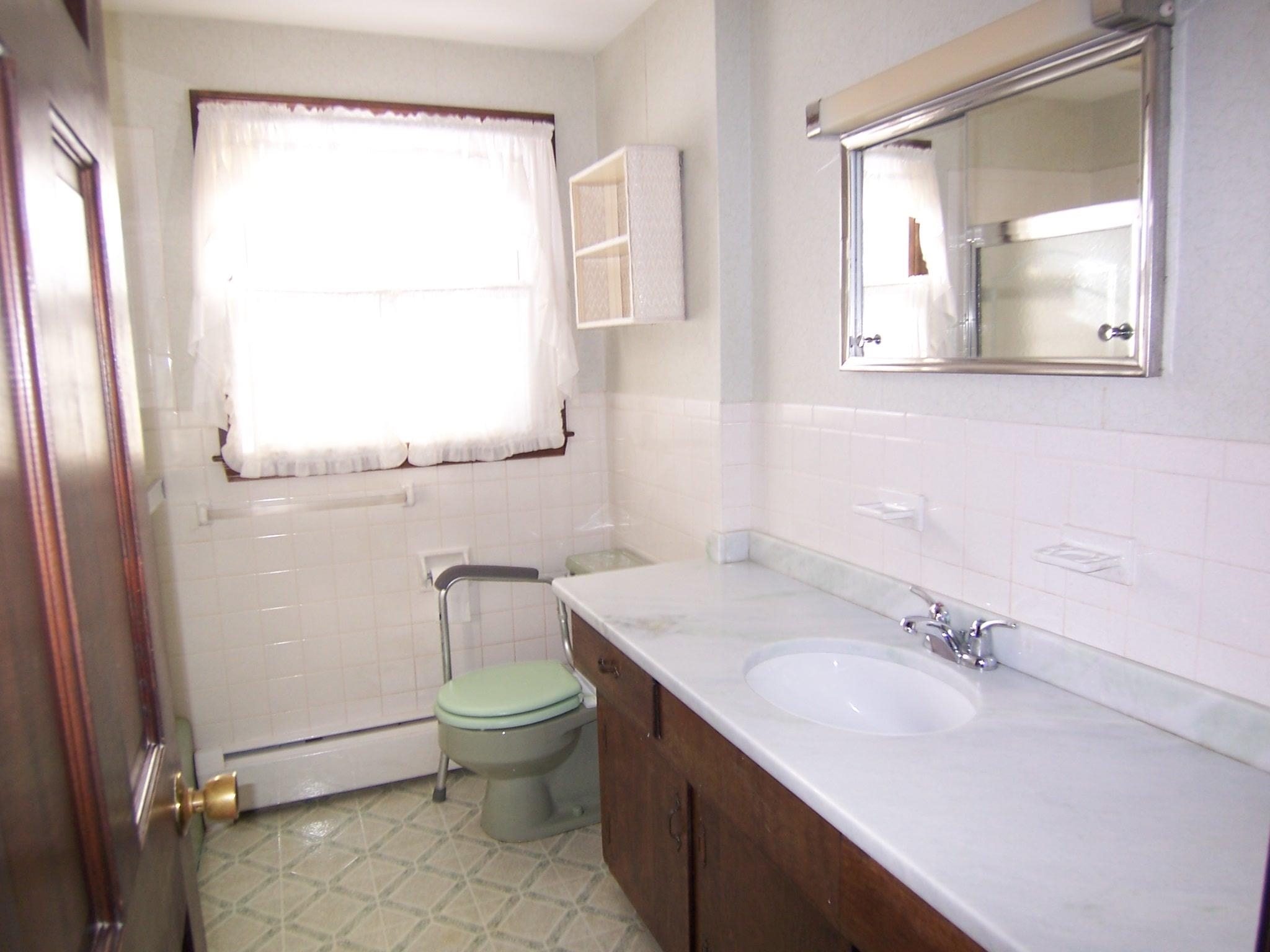 18 Century Road Nashua, NH 03064 - Photo 8 of 25