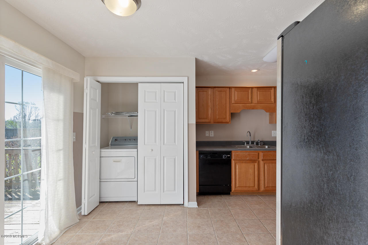 204 Target Lane Hubert, NC 28539 - Photo 13 of 37 11
